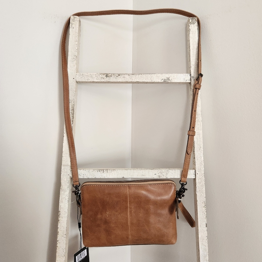 Frye NWT Leather Melissa Crossbody Wristlet - Picture 4 of 4